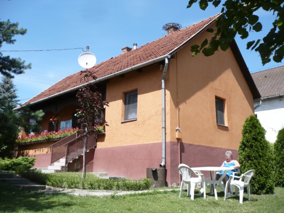 Udvari nézet PL